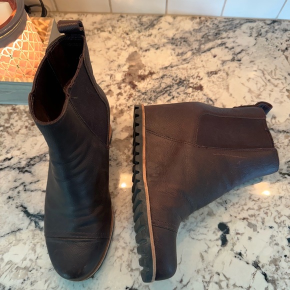 Women’s Ugg wedge shoes black size 6 lovely - Picture 8 of 15